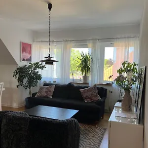 Rymlig Och Modern Laegenhet I Villa. Perfekt Foer Familjer. Med Parkering. Apartment Malmo